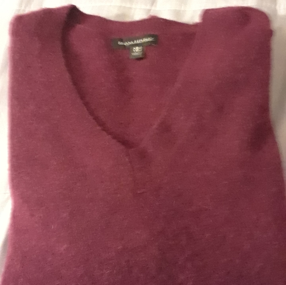 Size XS Banana Republic Maroon Burgundy V Neck Sweater Merino Wool Alpaca - Picture 12 of 16